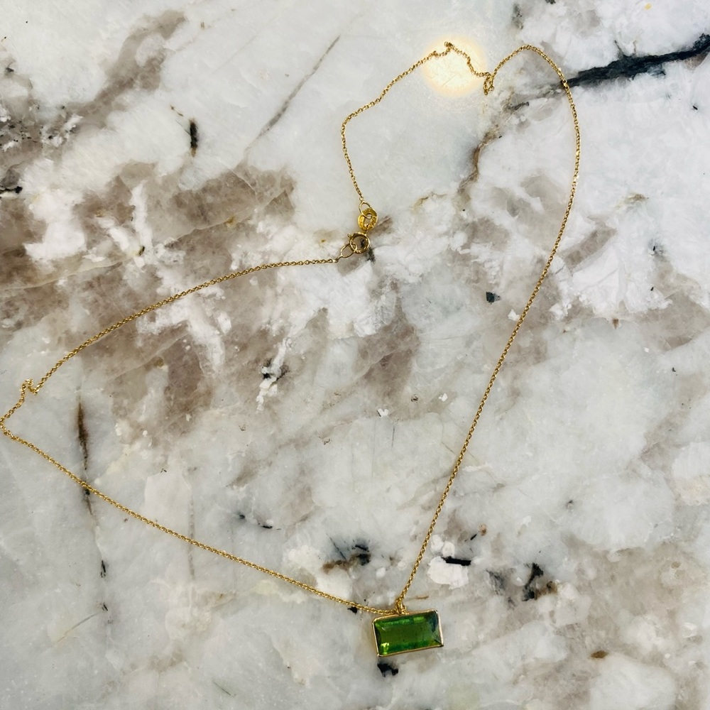 Beautiful 14k gold tourmaline pendant on a 16” chain